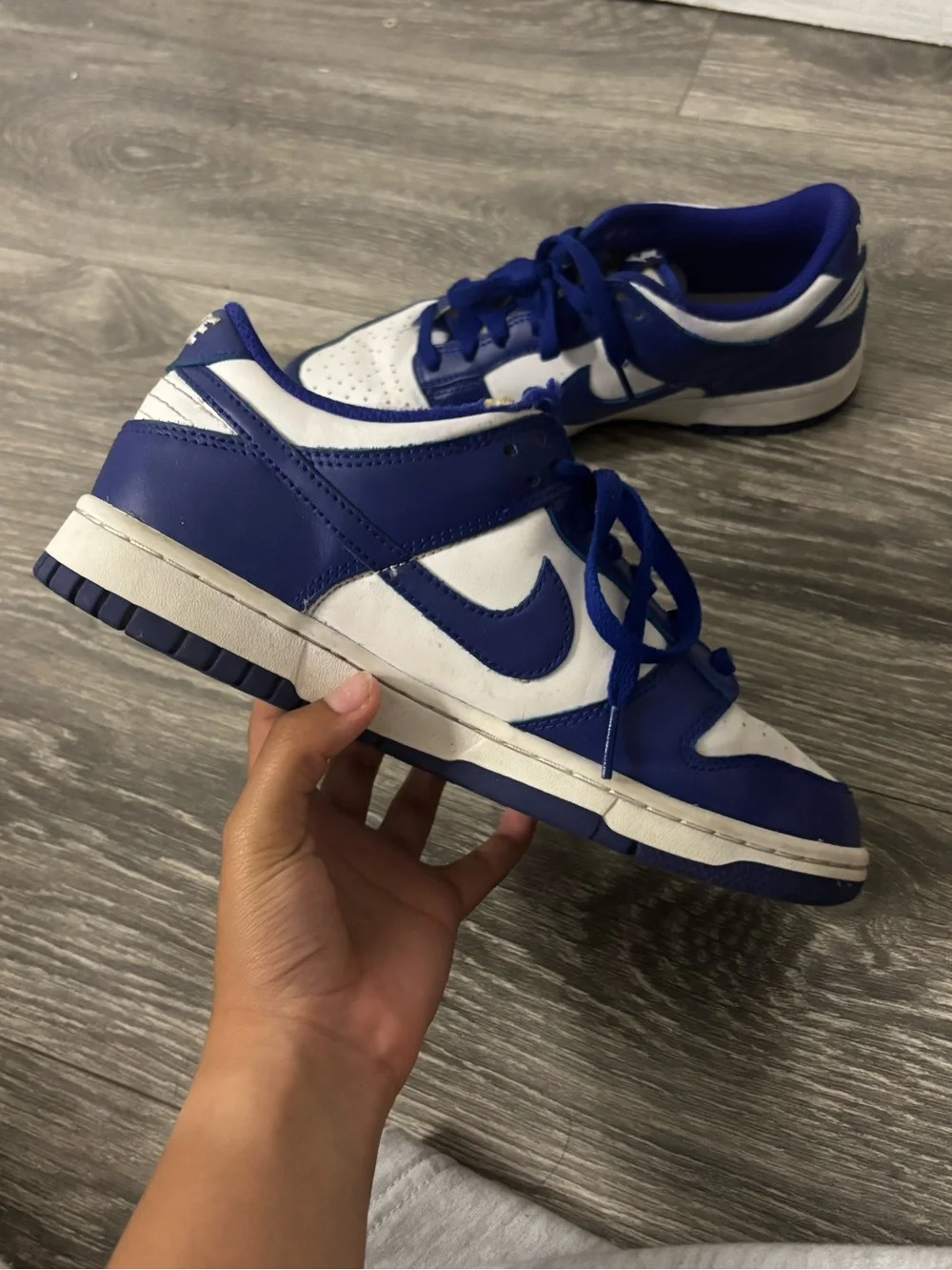 Nike Low-Top Sneakers - White & Blue